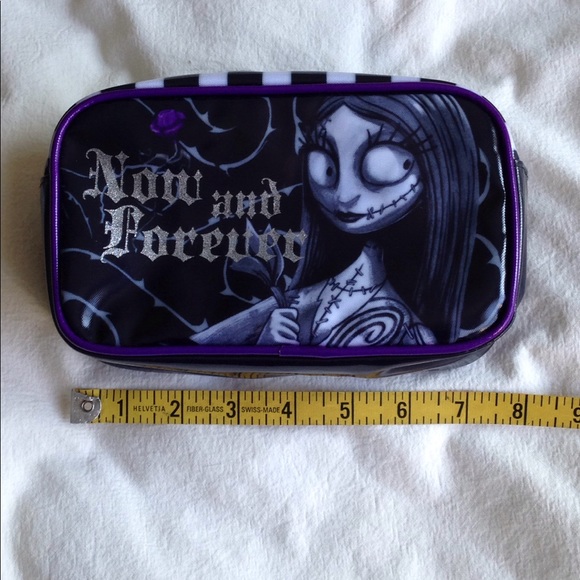 2 Items Hat & Bag Nightmare Before Christmas Jack Sally Cosmetic Zip Case Knit - Picture 7 of 10